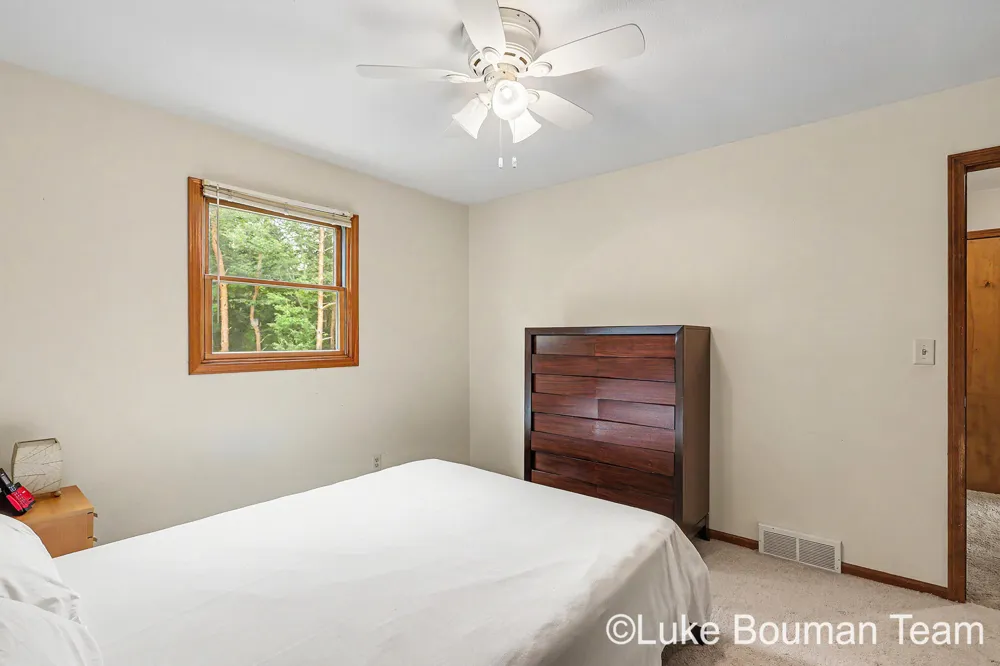 17521 Whippoorwill Drive Grand Haven, MI 49417