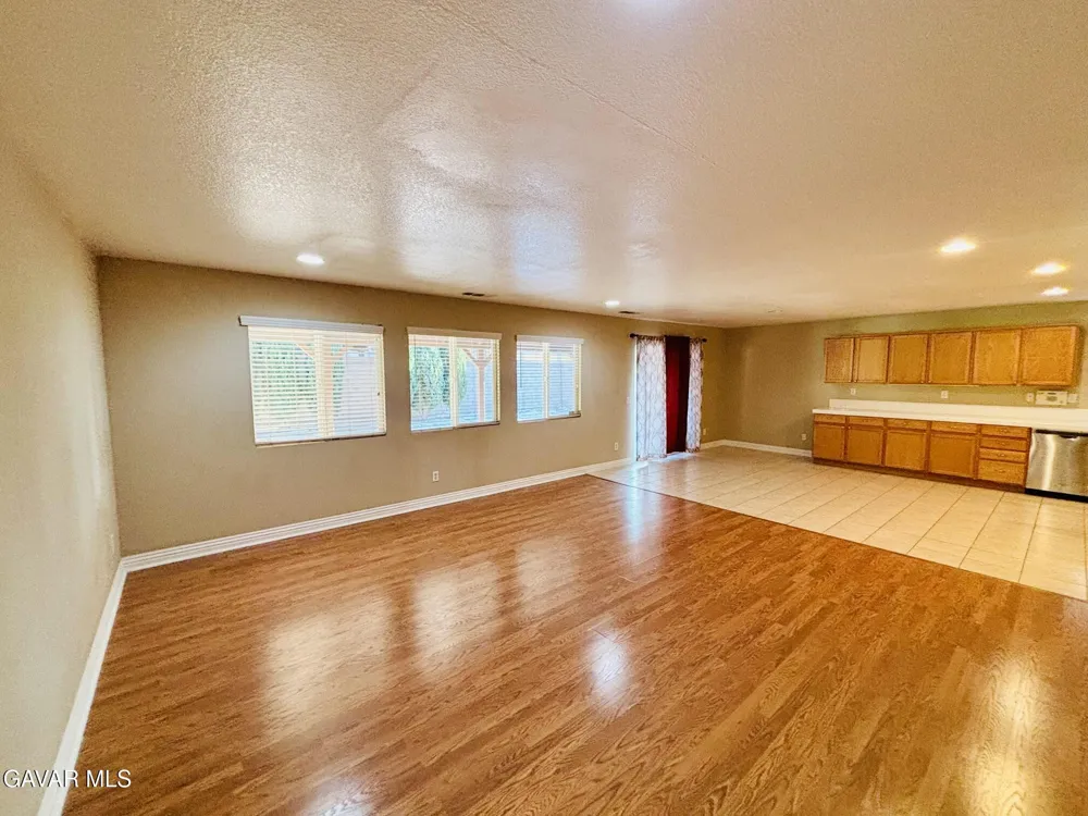 2064 W Avenue K6 Lancaster, CA 93536