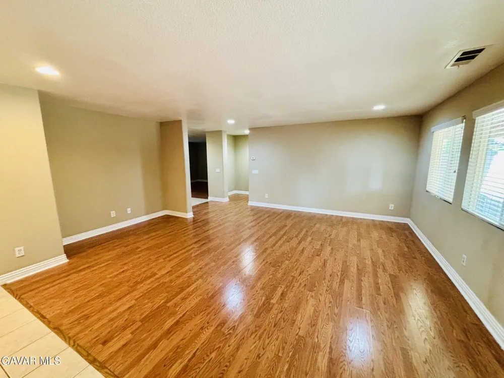 2064 W Avenue K6 Lancaster, CA 93536