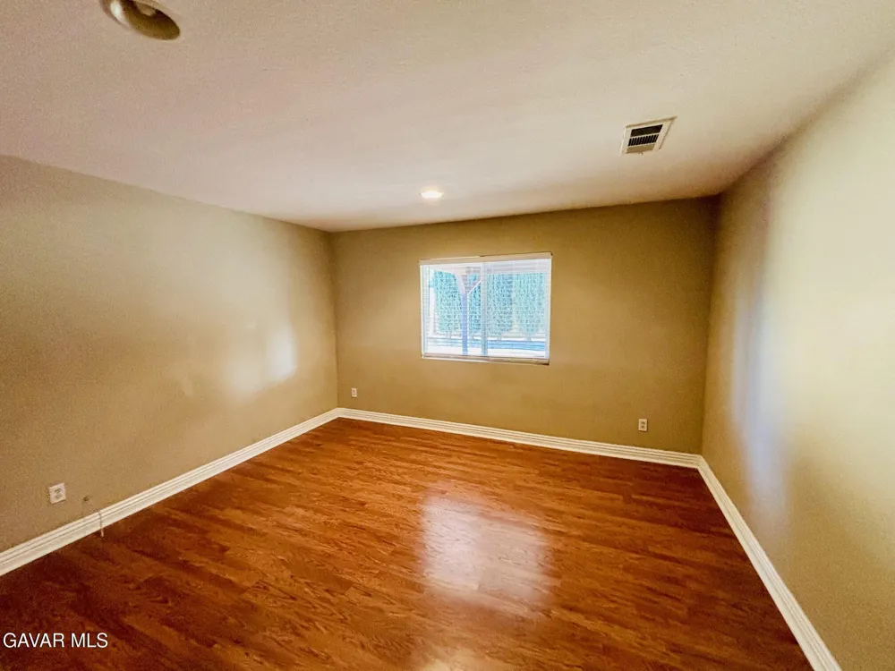 2064 W Avenue K6 Lancaster, CA 93536
