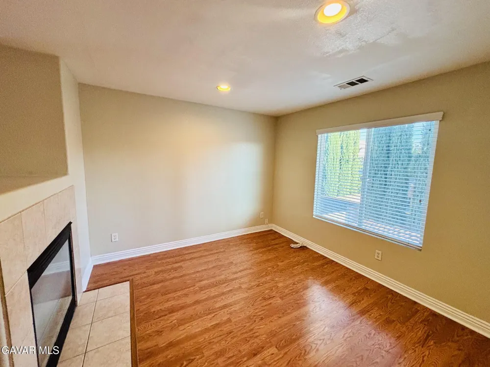 2064 W Avenue K6 Lancaster, CA 93536