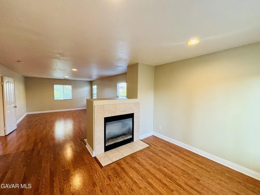 2064 W Avenue K6 Lancaster, CA 93536