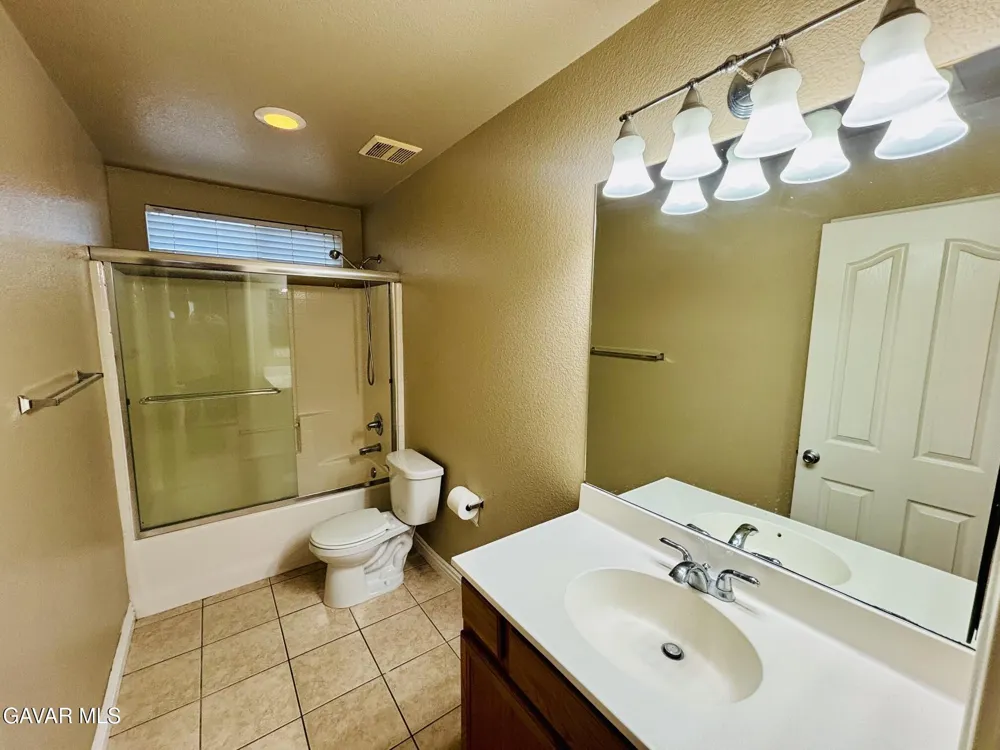 2064 W Avenue K6 Lancaster, CA 93536