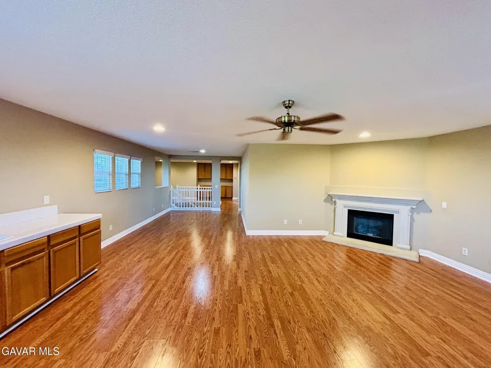2064 W Avenue K6 Lancaster, CA 93536