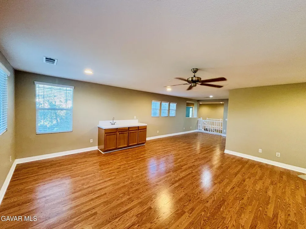2064 W Avenue K6 Lancaster, CA 93536