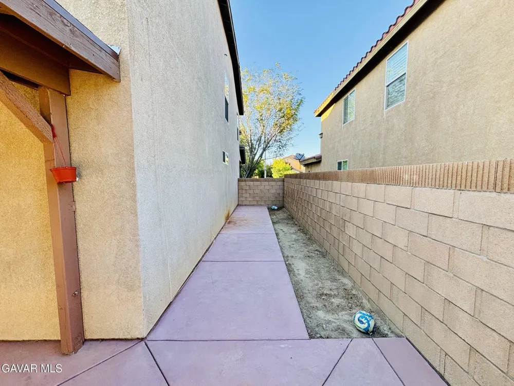 2064 W Avenue K6 Lancaster, CA 93536