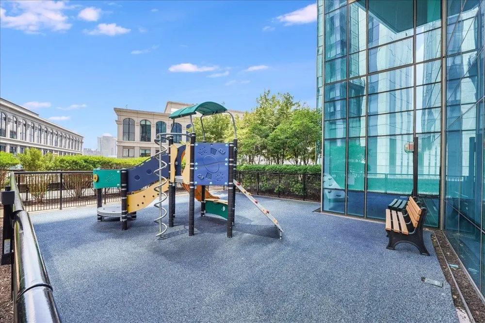 77 HUDSON ST Jersey City, NJ 07302