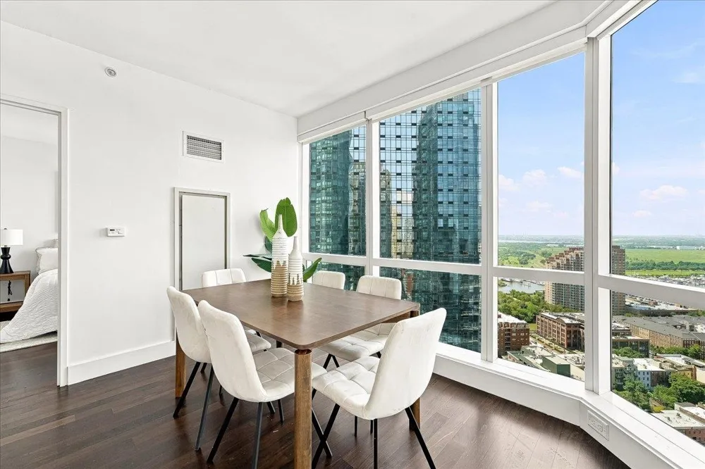 77 HUDSON ST Jersey City, NJ 07302