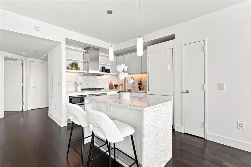 77 HUDSON ST Jersey City, NJ 07302