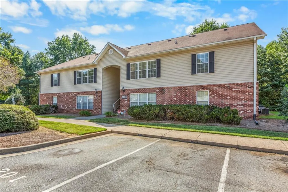 1905 Crest Hollow Drive #102 Winston-Salem, NC 27127