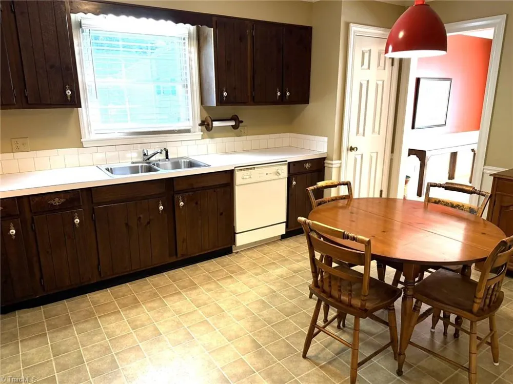 7525 Eppingwood Court Clemmons, NC 27012