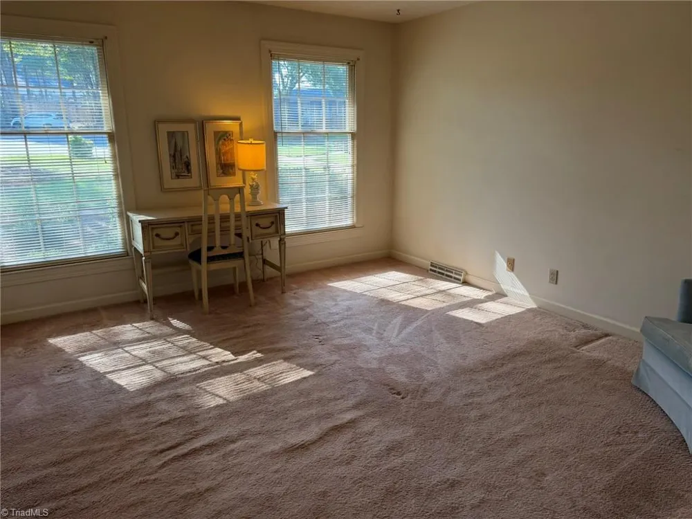 7525 Eppingwood Court Clemmons, NC 27012