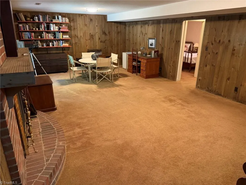 7525 Eppingwood Court Clemmons, NC 27012