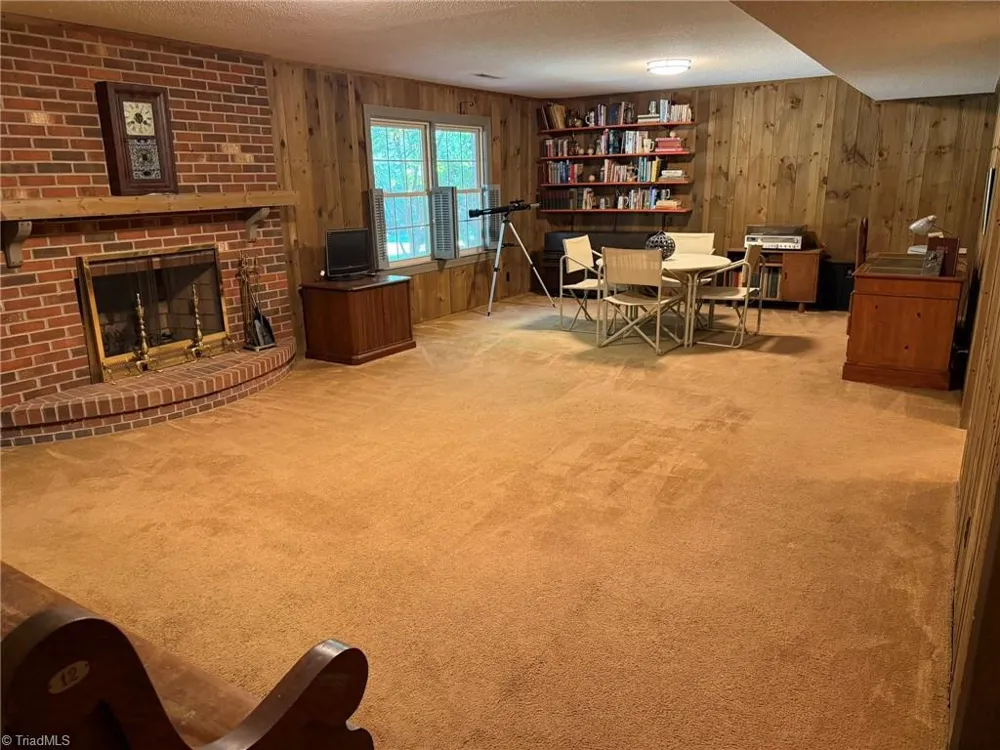 7525 Eppingwood Court Clemmons, NC 27012