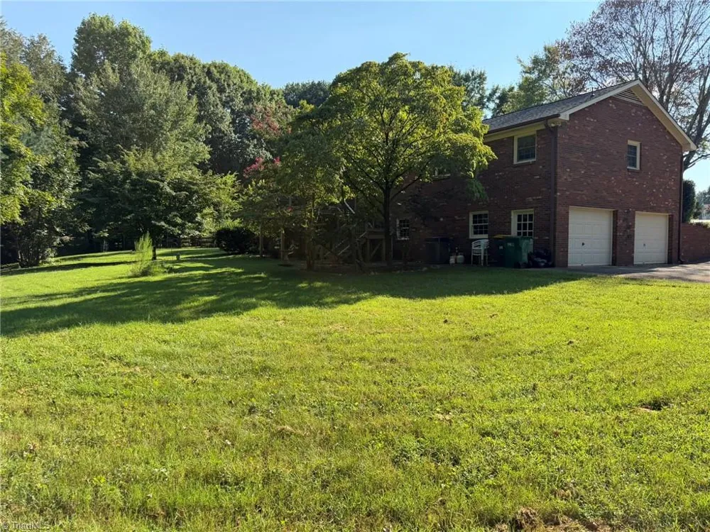 7525 Eppingwood Court Clemmons, NC 27012