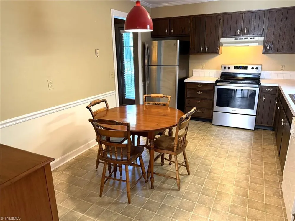 7525 Eppingwood Court Clemmons, NC 27012