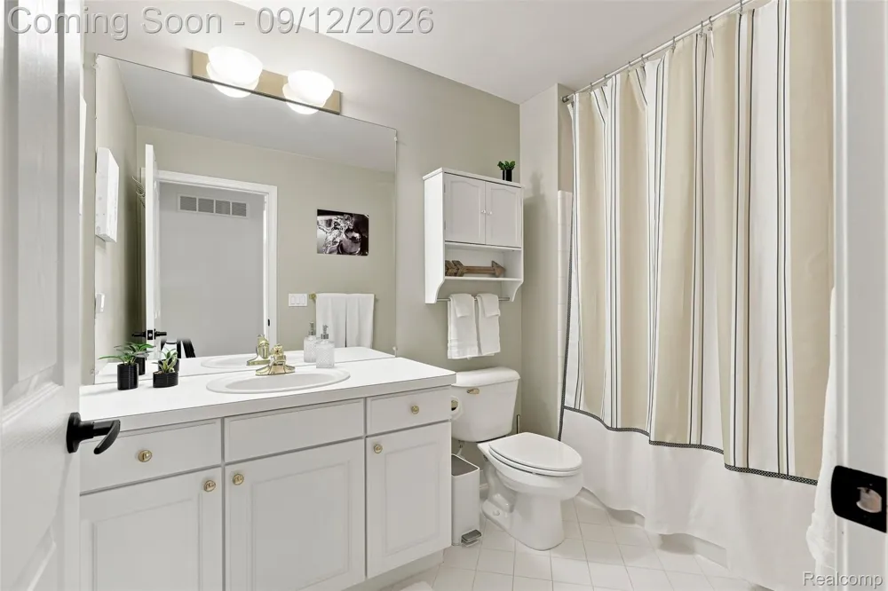 1385 Copper Circle Rochester City, MI 48306