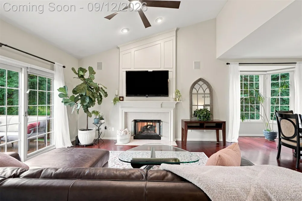1385 Copper Circle Rochester City, MI 48306