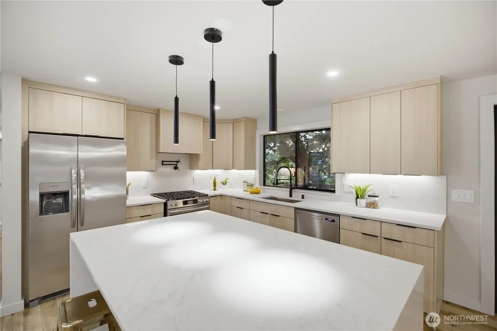 10703 126th Avenue NE Kirkland, WA 98033