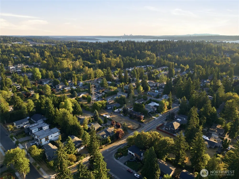 10703 126th Avenue NE Kirkland, WA 98033