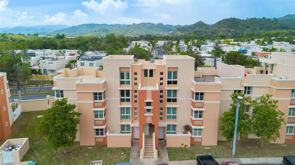 400 Grand Boulevard COND. ARMONIA #301 Caguas, PR 00725