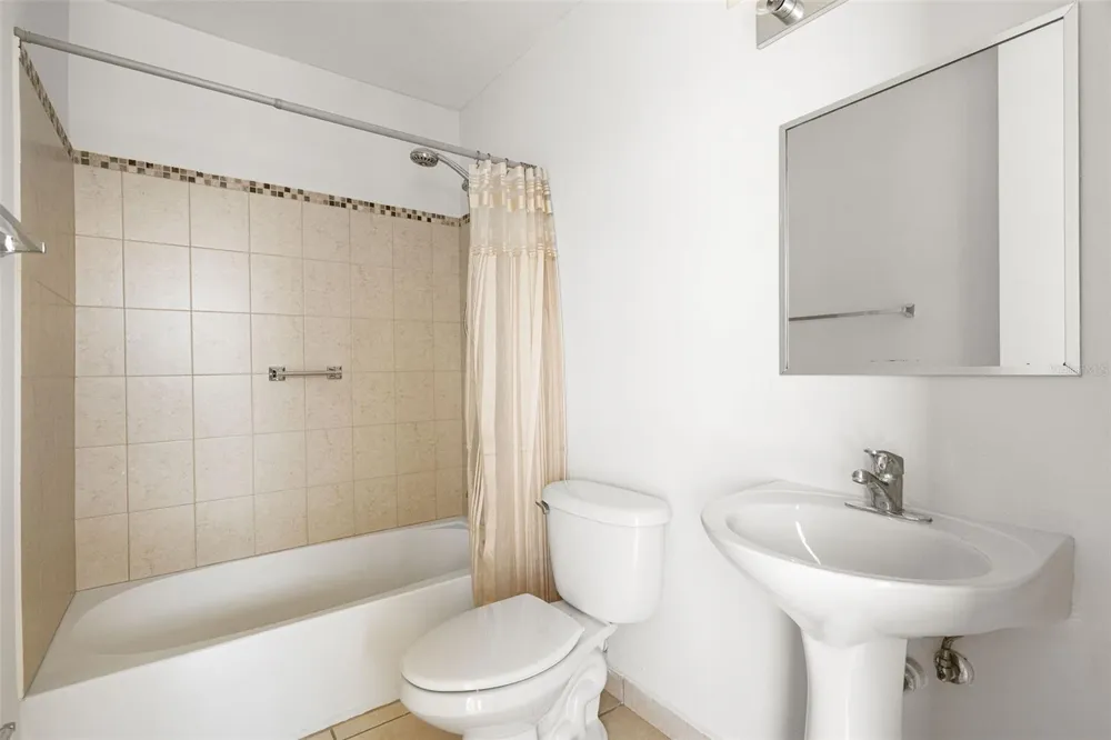 400 Grand Boulevard COND. ARMONIA #301 Caguas, PR 00725