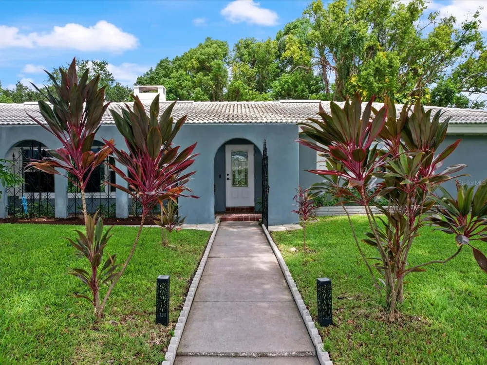 2100 MCKINLEY STREET Clearwater, FL 33765