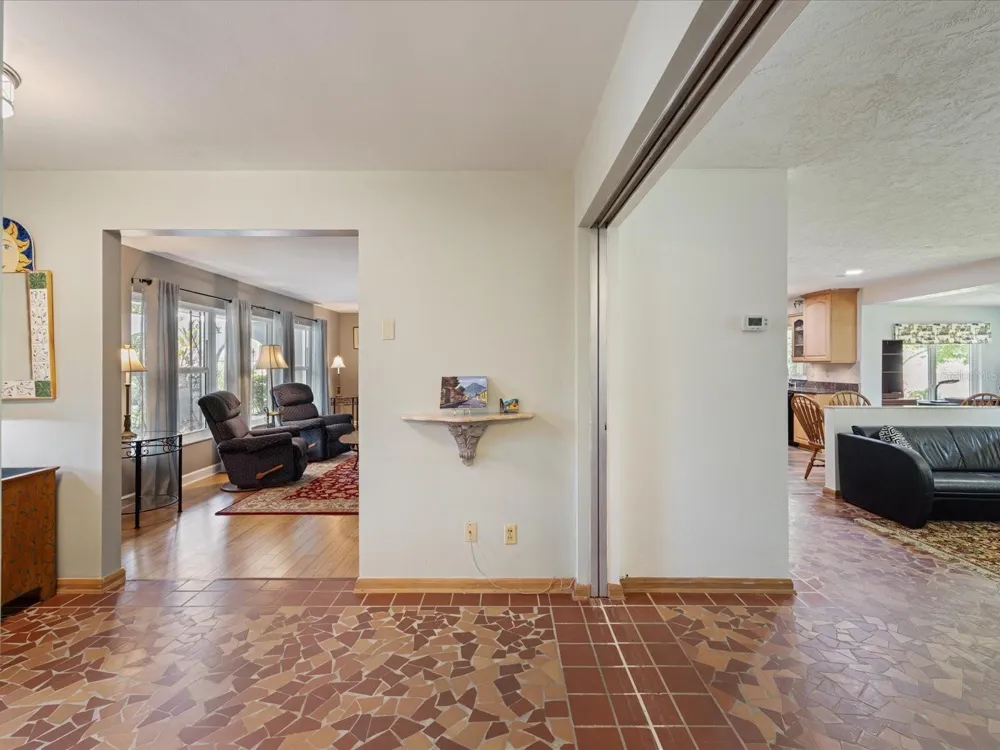 2100 MCKINLEY STREET Clearwater, FL 33765