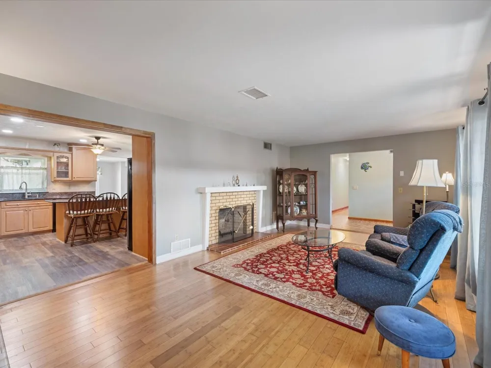 2100 MCKINLEY STREET Clearwater, FL 33765