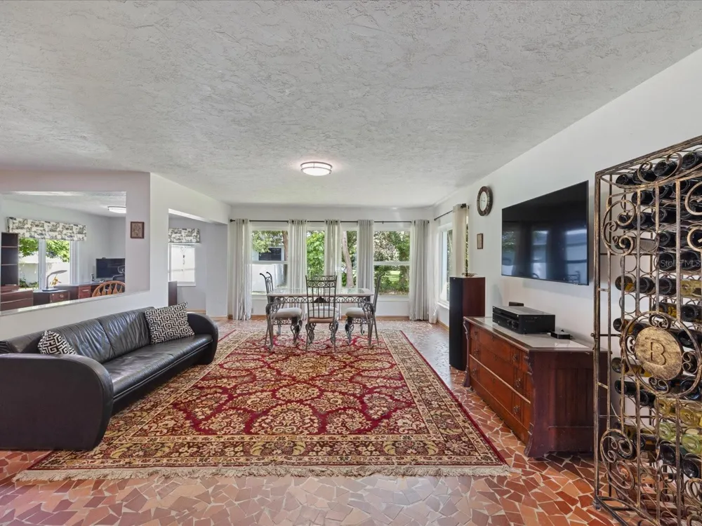 2100 MCKINLEY STREET Clearwater, FL 33765