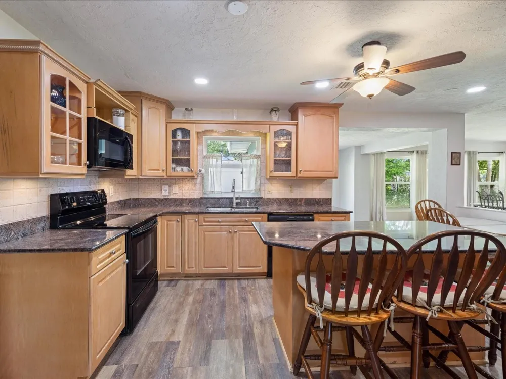 2100 MCKINLEY STREET Clearwater, FL 33765