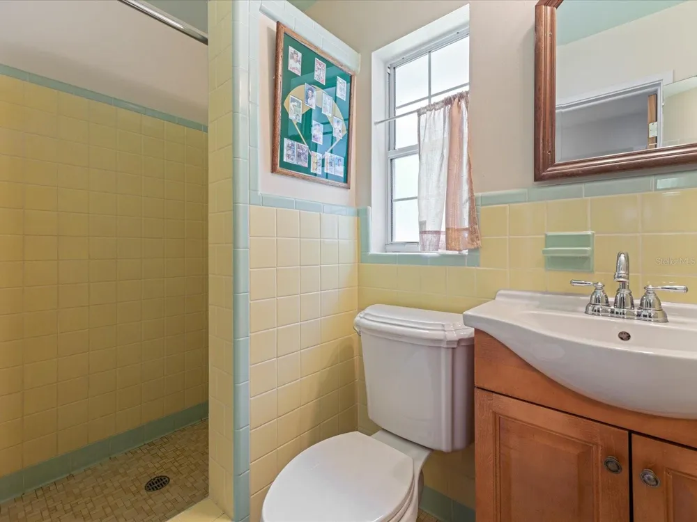 2100 MCKINLEY STREET Clearwater, FL 33765