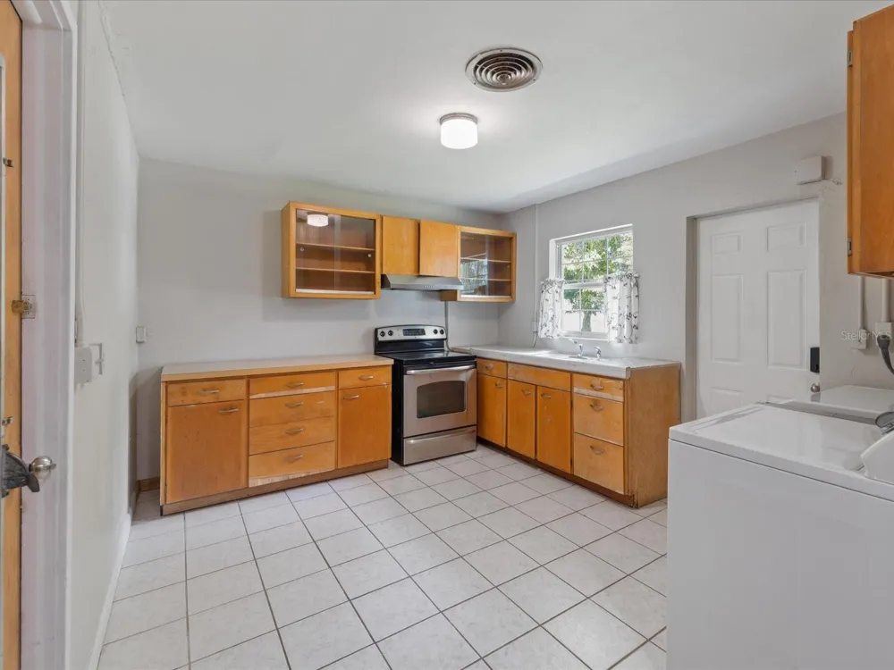 2100 MCKINLEY STREET Clearwater, FL 33765