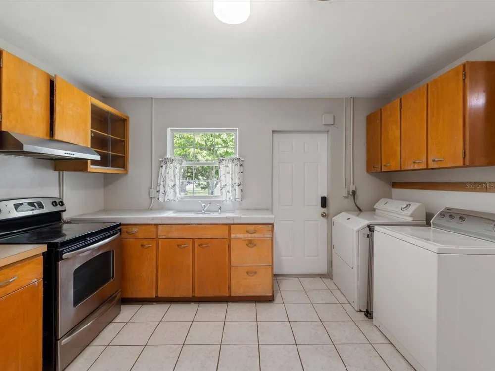 2100 MCKINLEY STREET Clearwater, FL 33765