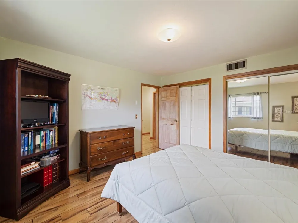 2100 MCKINLEY STREET Clearwater, FL 33765