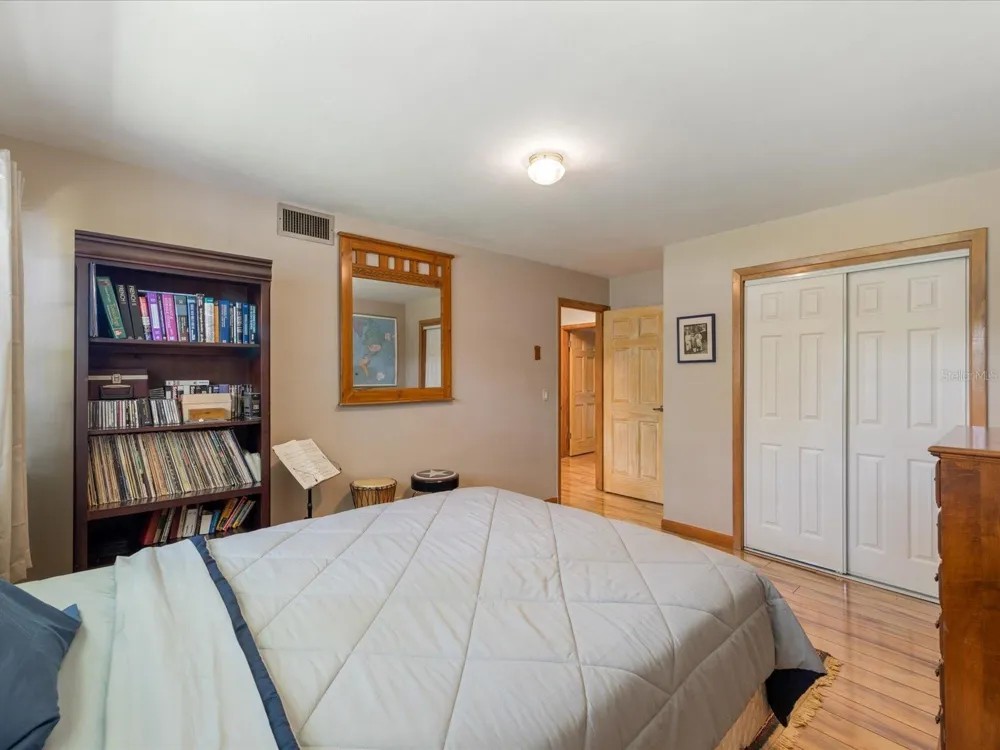 2100 MCKINLEY STREET Clearwater, FL 33765