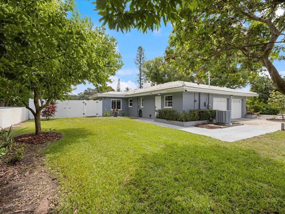 2100 MCKINLEY STREET Clearwater, FL 33765