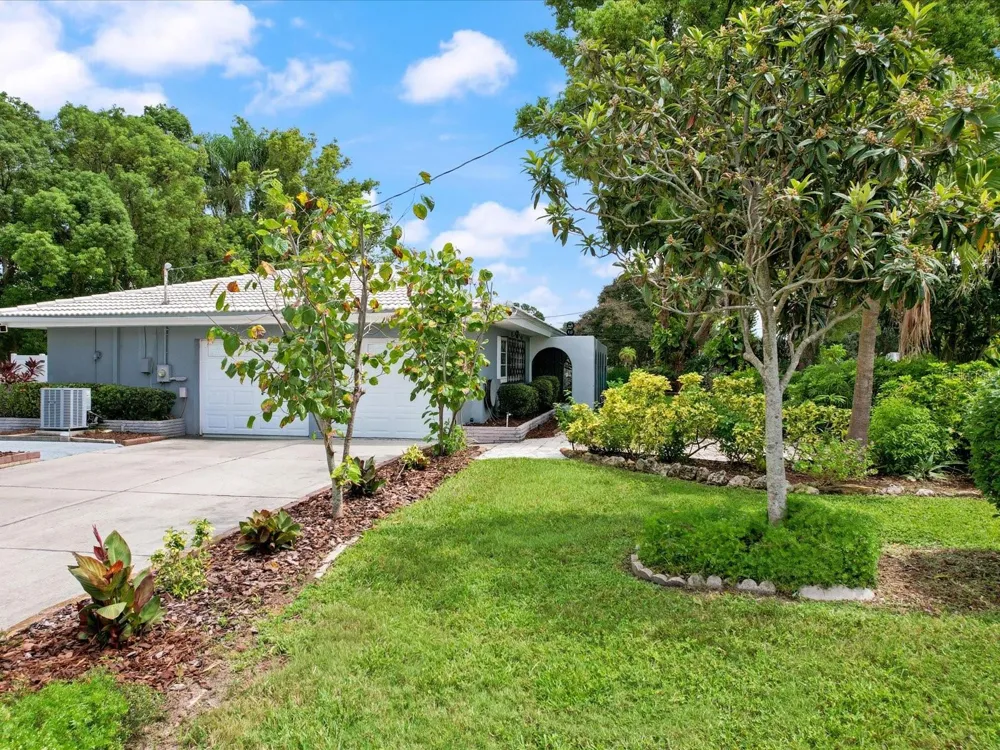 2100 MCKINLEY STREET Clearwater, FL 33765