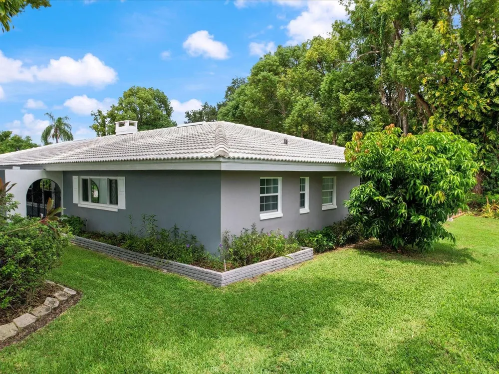 2100 MCKINLEY STREET Clearwater, FL 33765