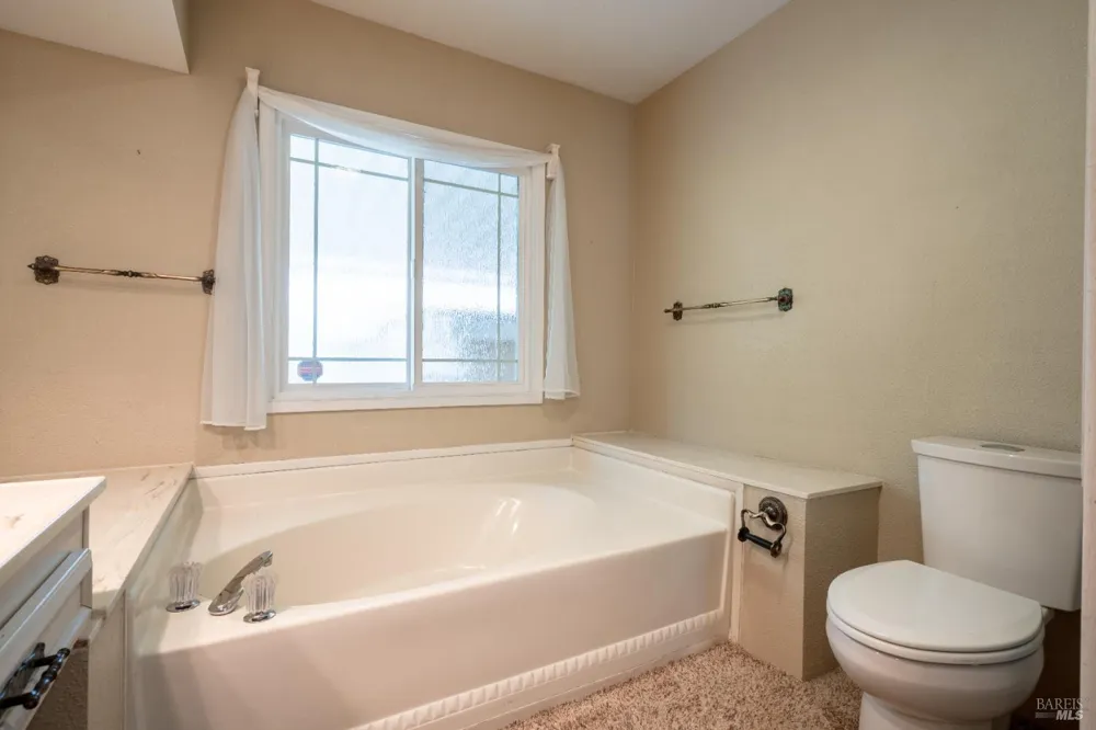 8 Cabana Court Ukiah, CA 95482
