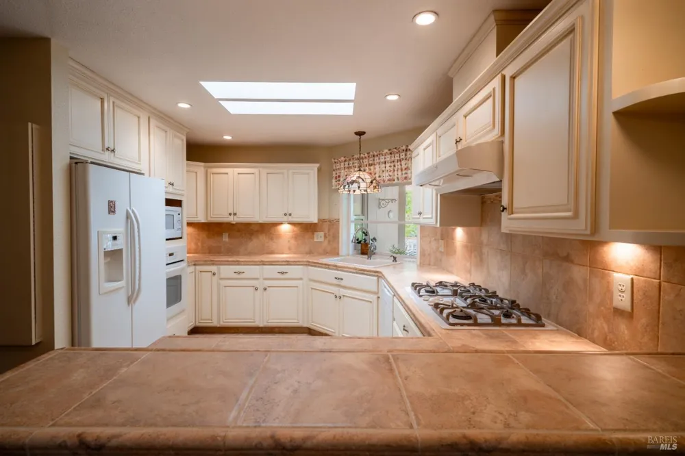 8 Cabana Court Ukiah, CA 95482