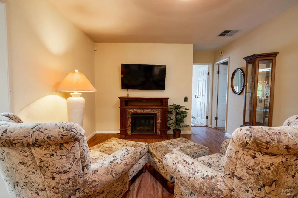 8 Cabana Court Ukiah, CA 95482