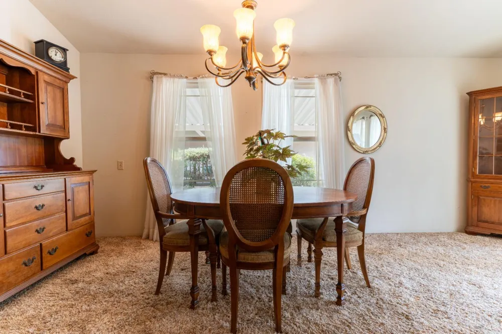 8 Cabana Court Ukiah, CA 95482