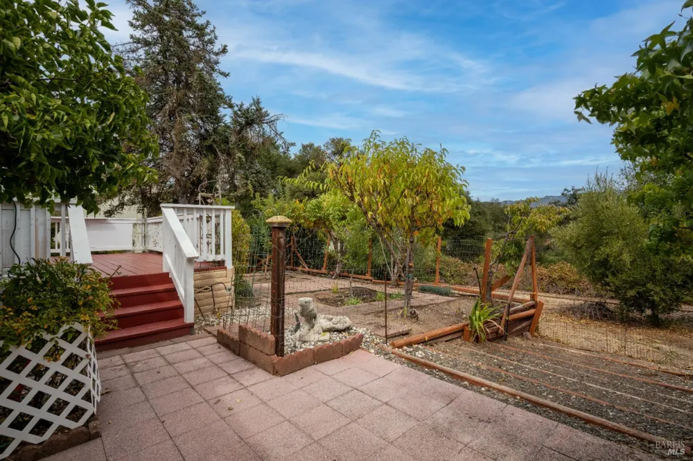 8 Cabana Court Ukiah, CA 95482