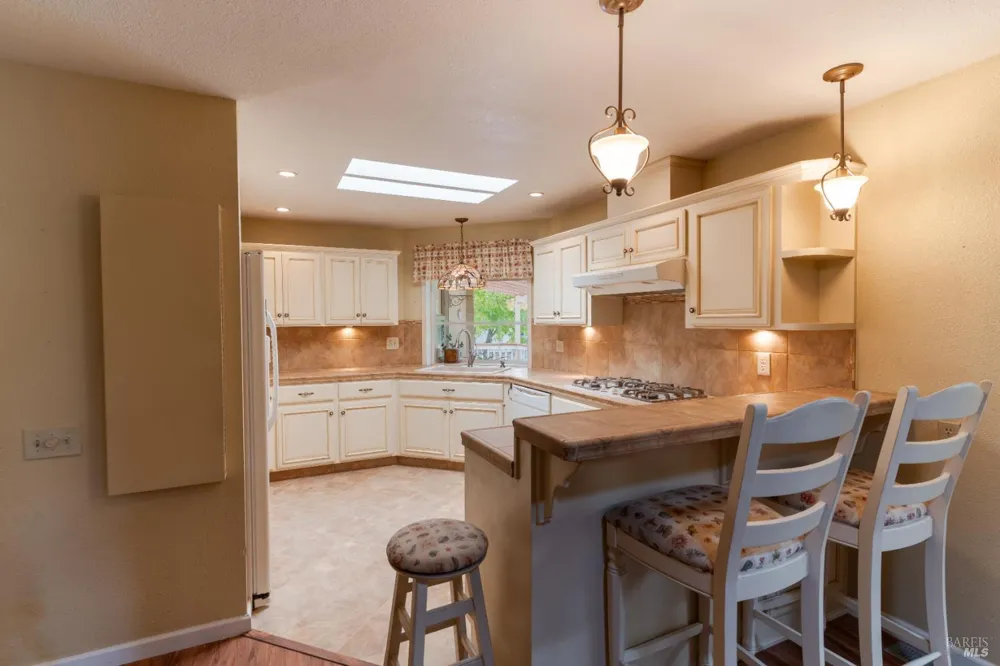 8 Cabana Court Ukiah, CA 95482
