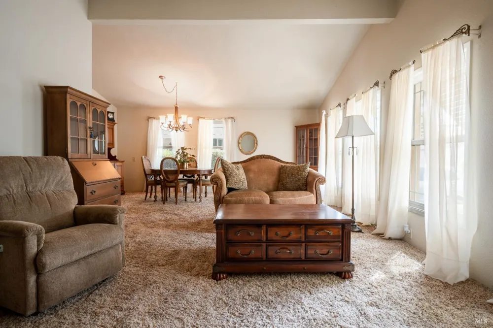 8 Cabana Court Ukiah, CA 95482