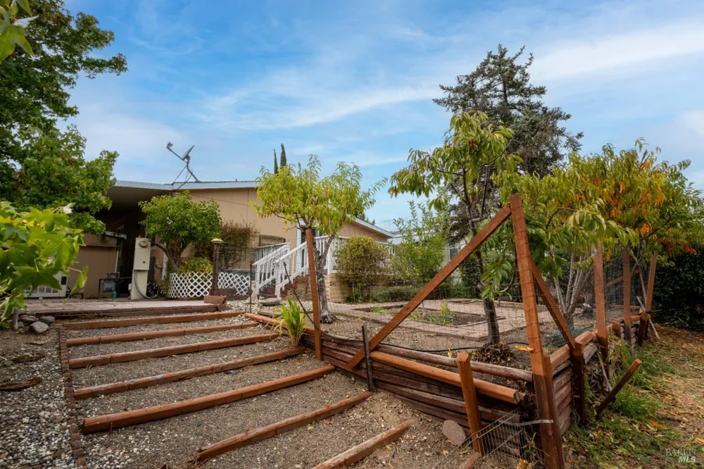 8 Cabana Court Ukiah, CA 95482