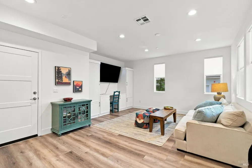 659 Semillon Lane Santa Rosa, CA 95403