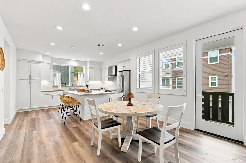 659 Semillon Lane Santa Rosa, CA 95403
