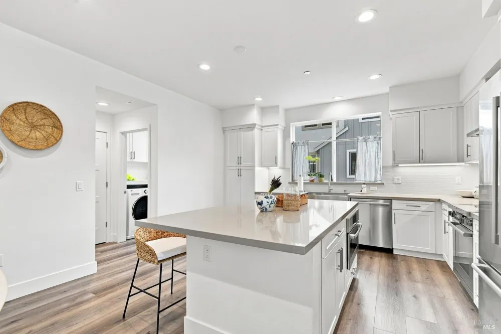 659 Semillon Lane Santa Rosa, CA 95403